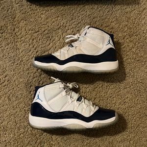 Jordan 11 blue/white